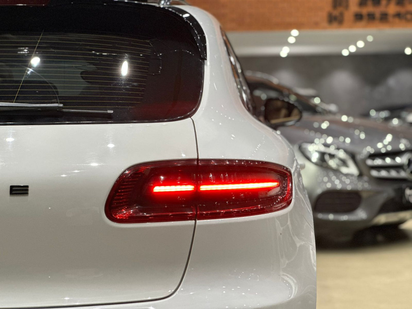 PORSCHE MACAN 2.0