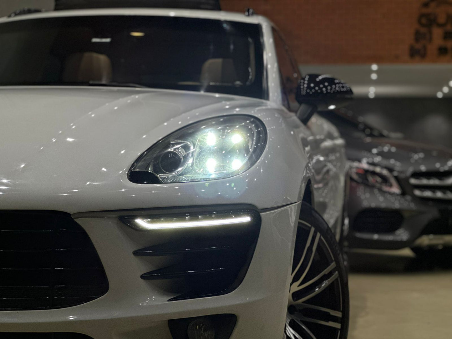 PORSCHE MACAN 2.0