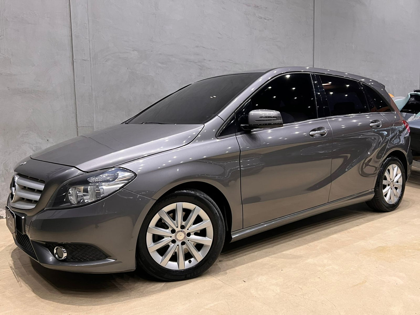 MERCEDES-BENZ B200 CGI