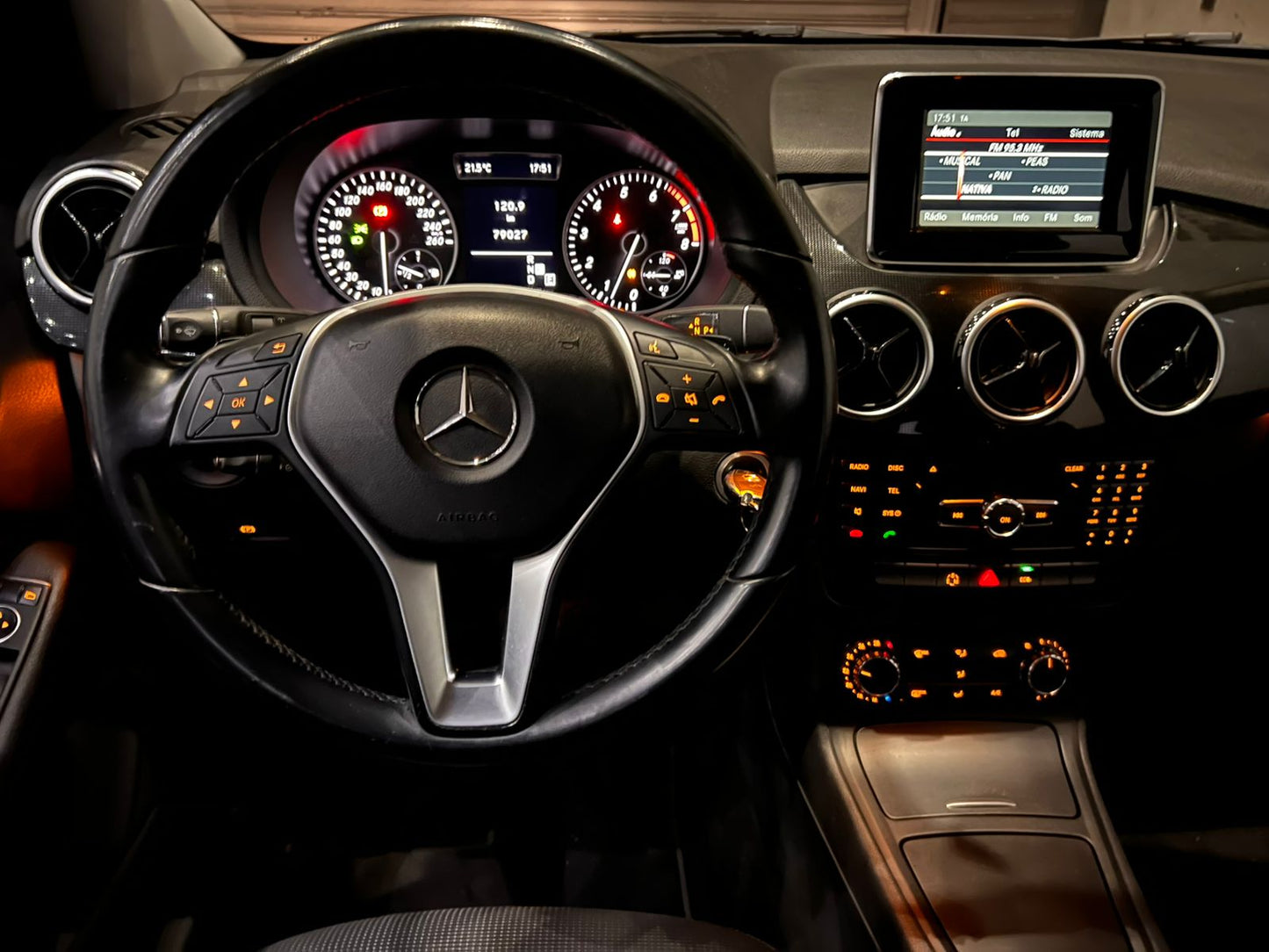 MERCEDES-BENZ B200 CGI