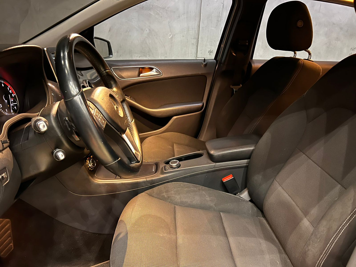 MERCEDES-BENZ B200 CGI