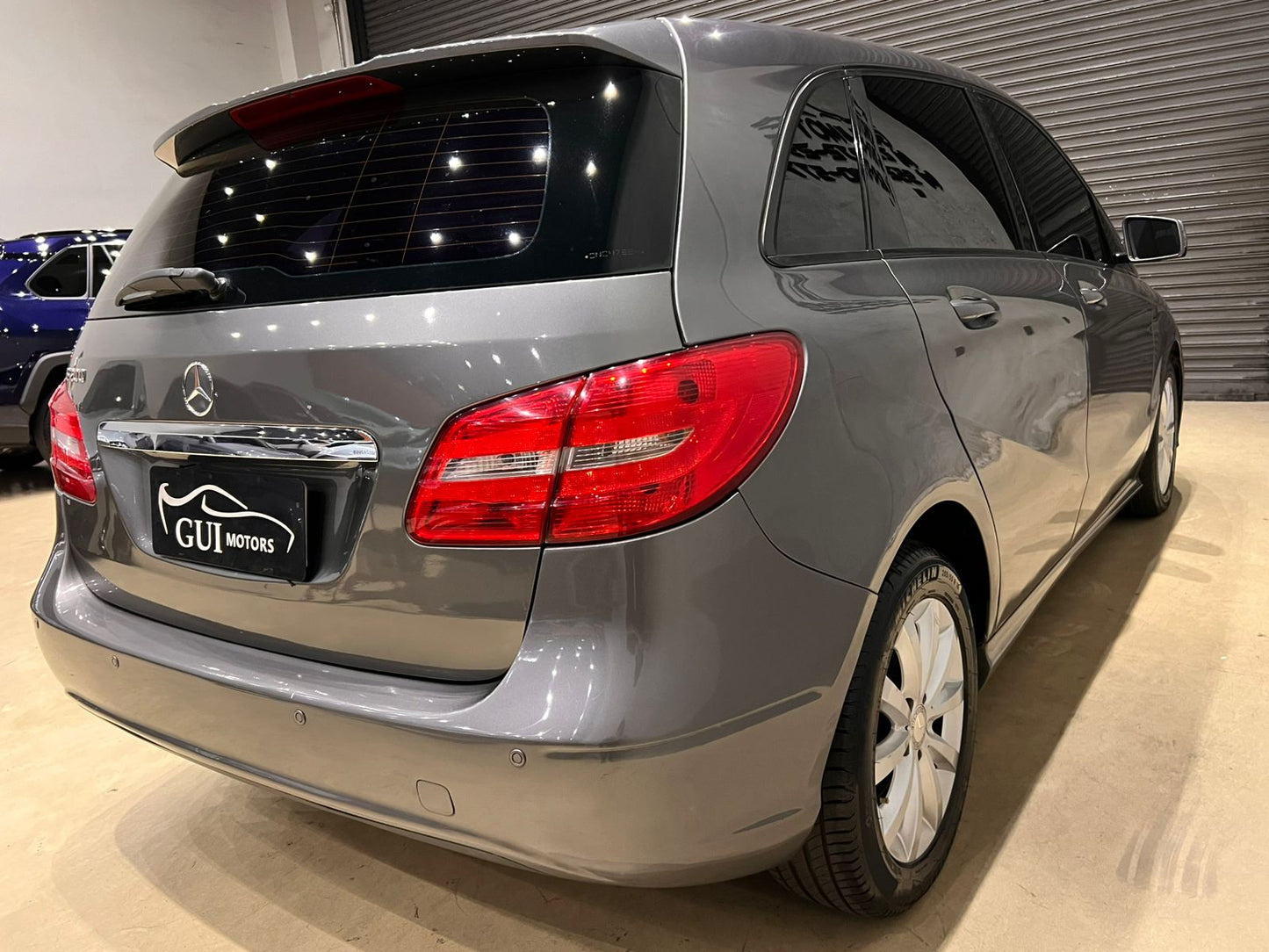 MERCEDES-BENZ B200 CGI