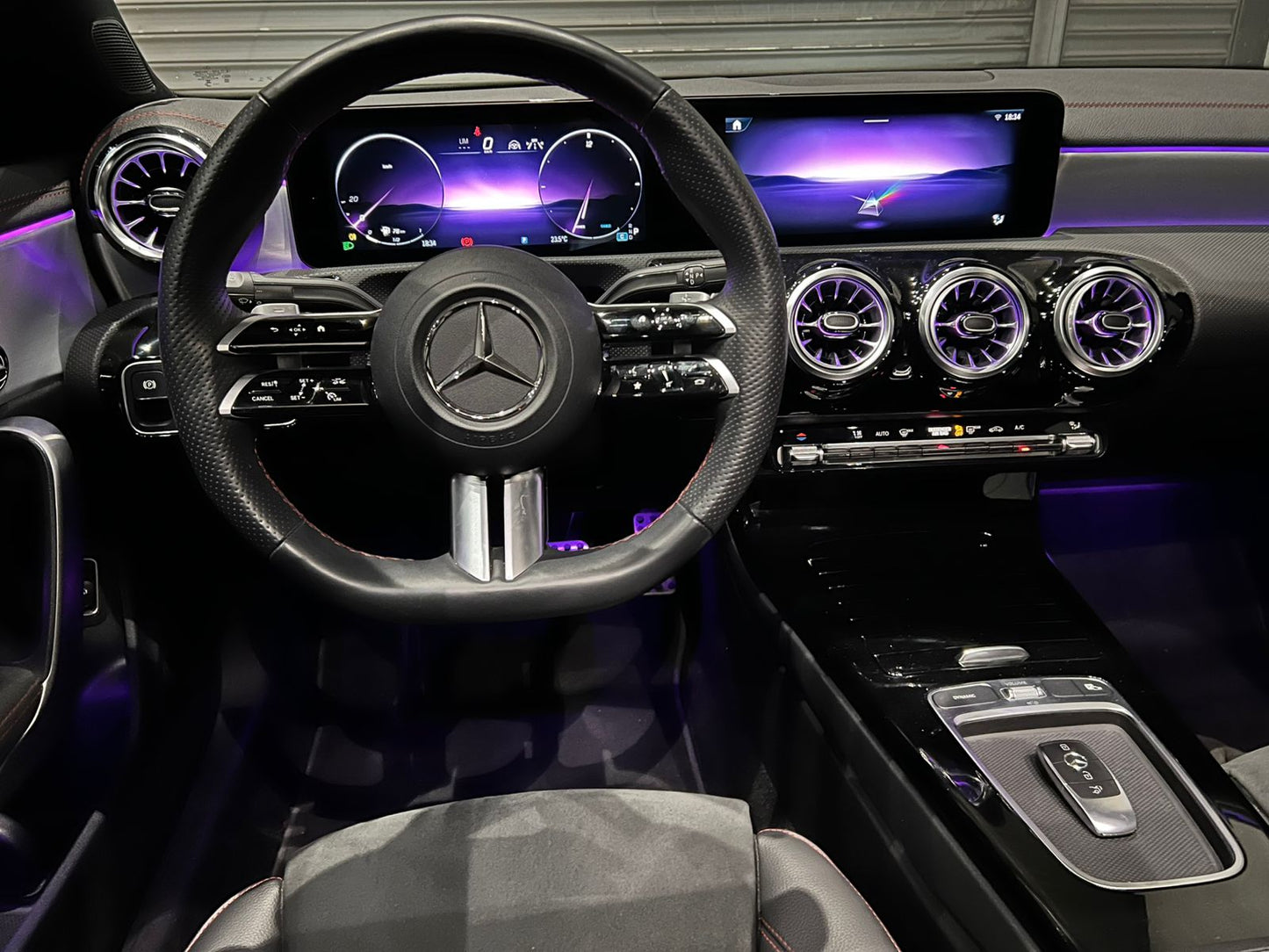 MERCEDES-BENZ CLA 200