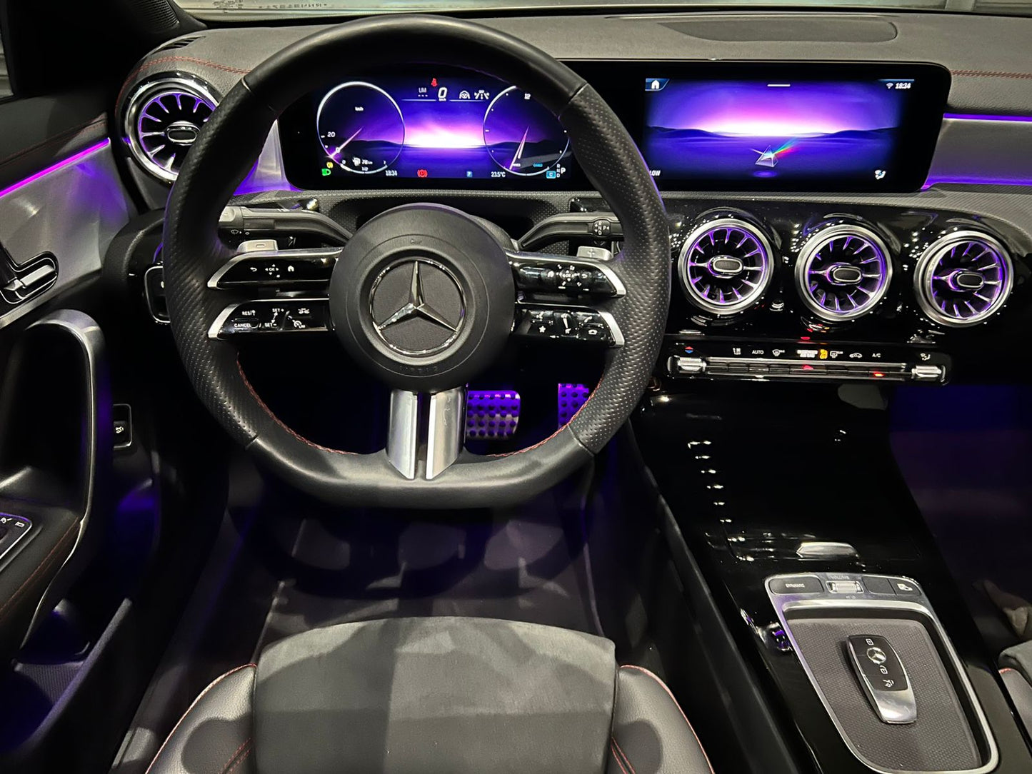 MERCEDES-BENZ CLA 200