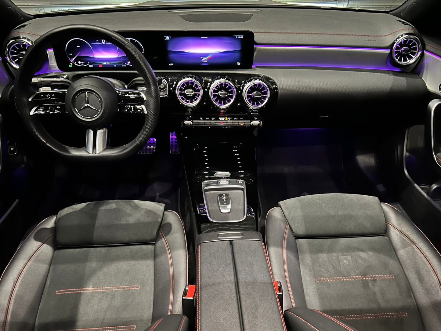 MERCEDES-BENZ CLA 200