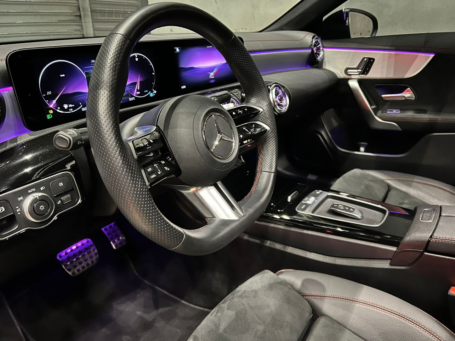 MERCEDES-BENZ CLA 200