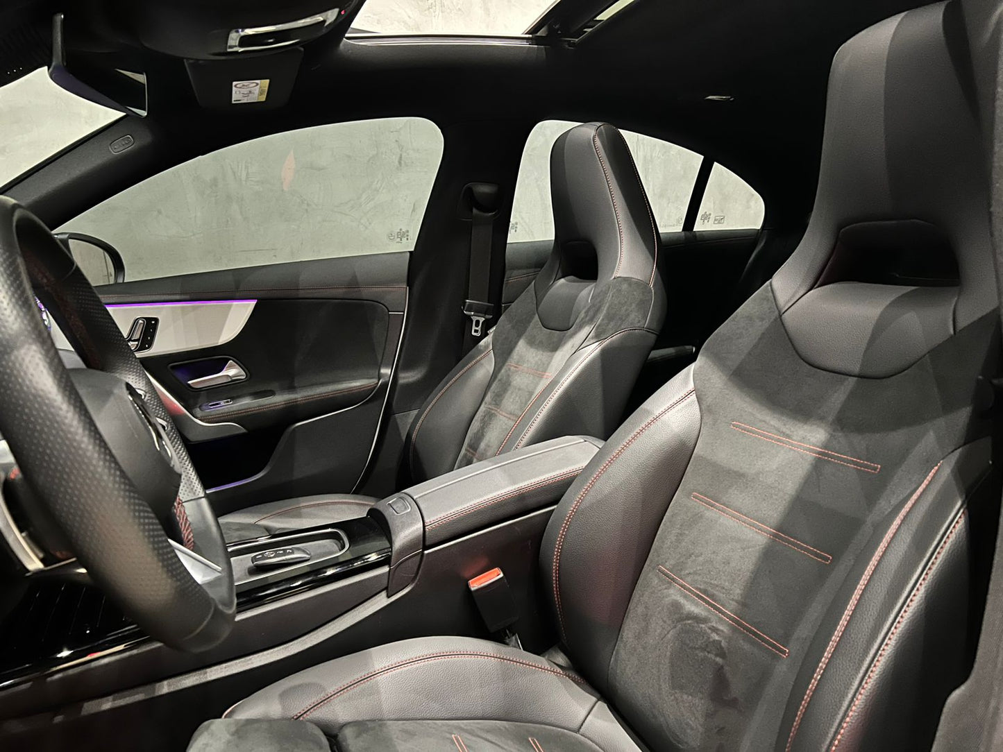 MERCEDES-BENZ CLA 200