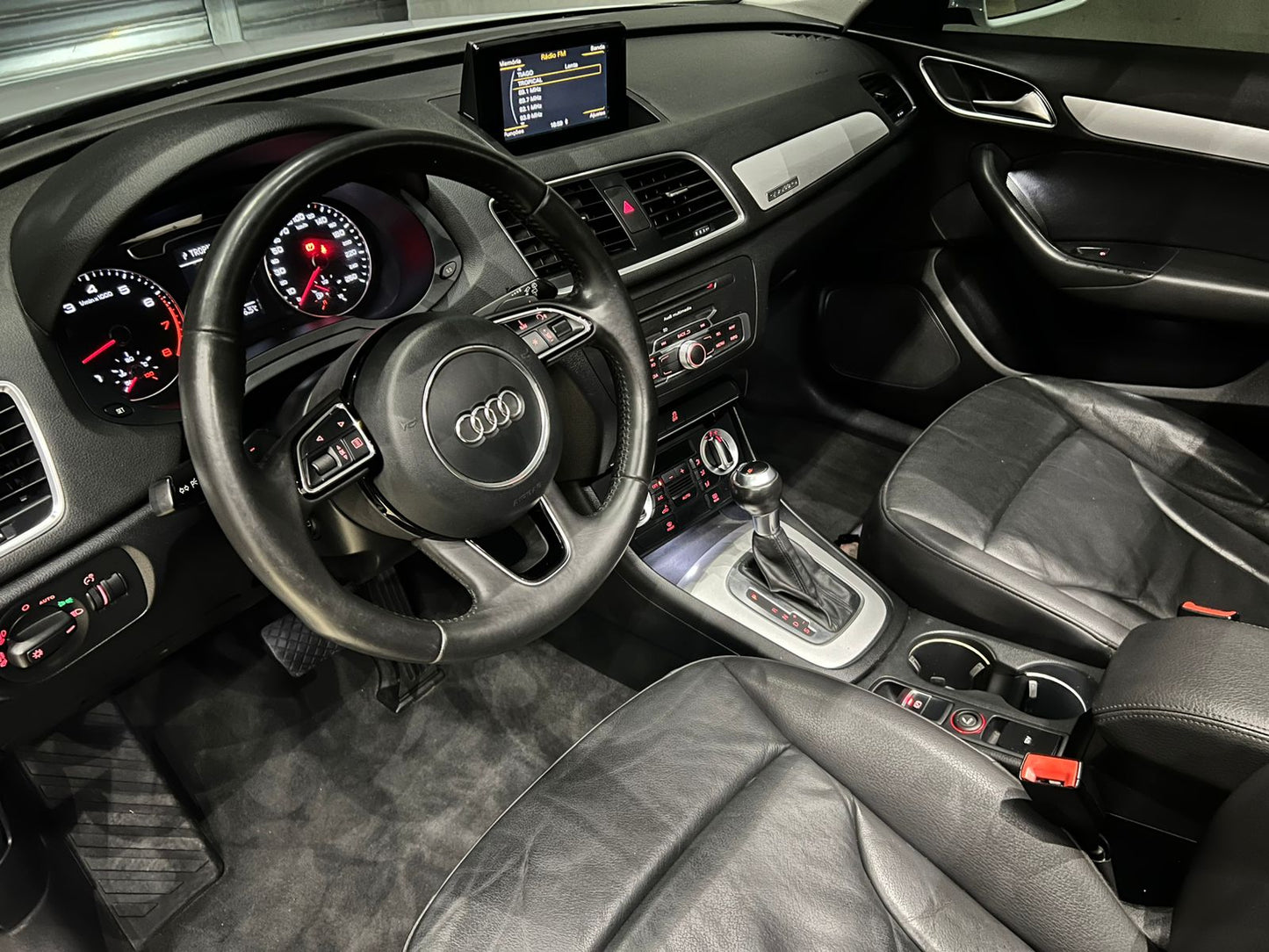 AUDI Q3 2.0 TFSI AMBIENTE QUATTRO 4P GASOLINA S TRONIC