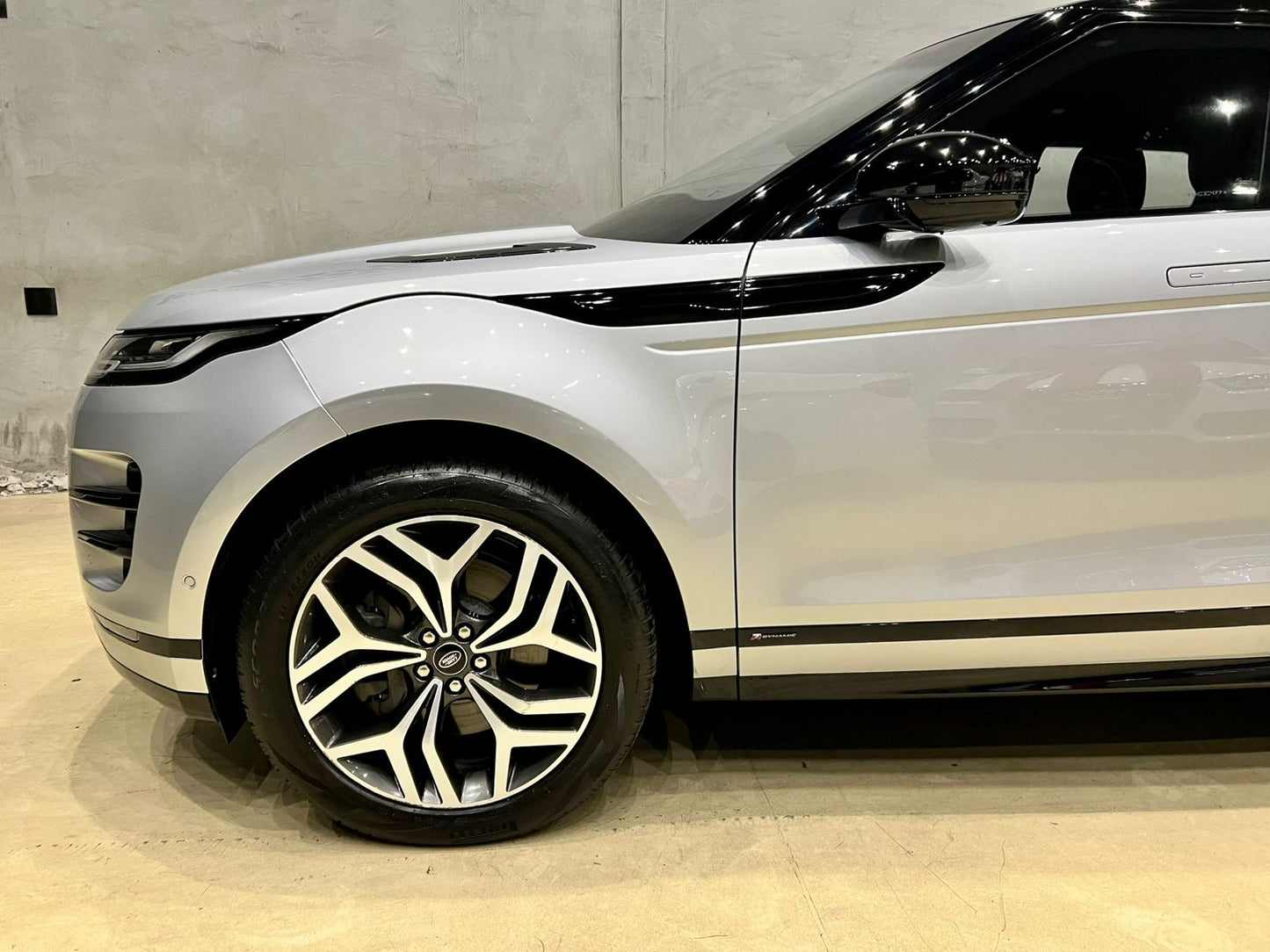 LAND ROVER RANGE ROVER EVOQUE 2.0 P300 GASOLINA MHEV R-DYNAMIC HSE AWD AUTOMÁTICO