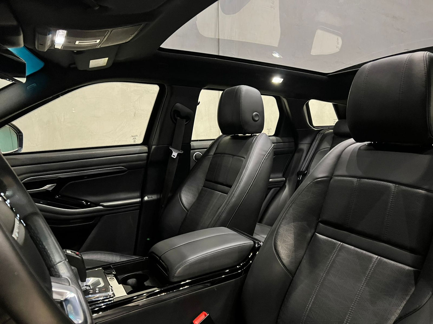 LAND ROVER RANGE ROVER EVOQUE 2.0 P300 GASOLINA MHEV R-DYNAMIC HSE AWD AUTOMÁTICO