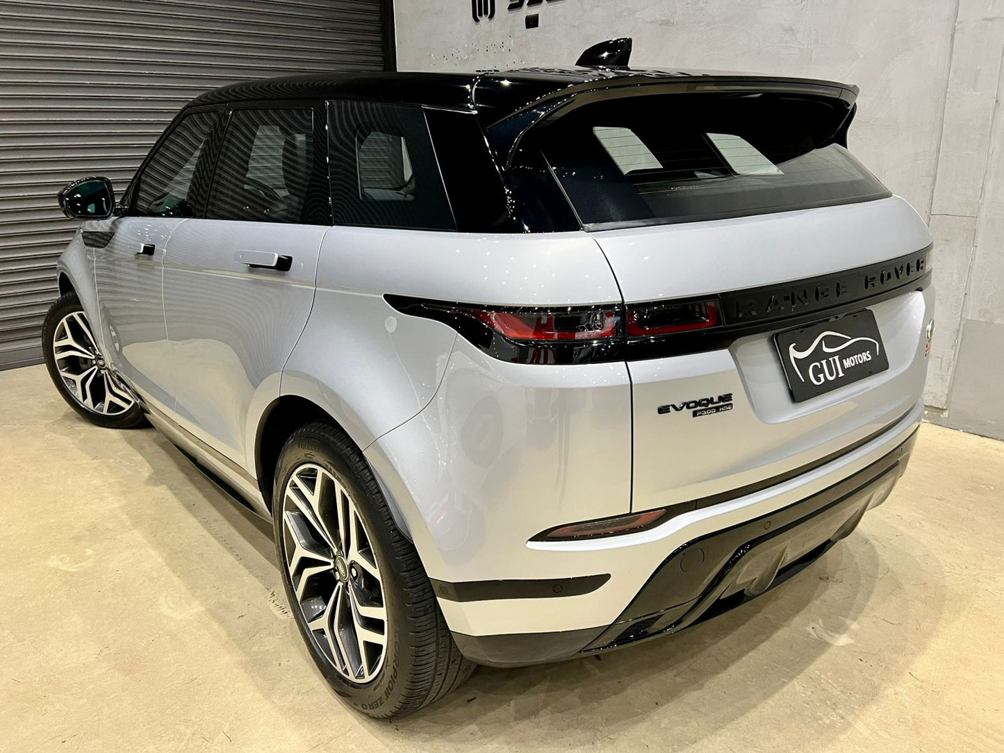 LAND ROVER RANGE ROVER EVOQUE 2.0 P300 GASOLINA MHEV R-DYNAMIC HSE AWD AUTOMÁTICO