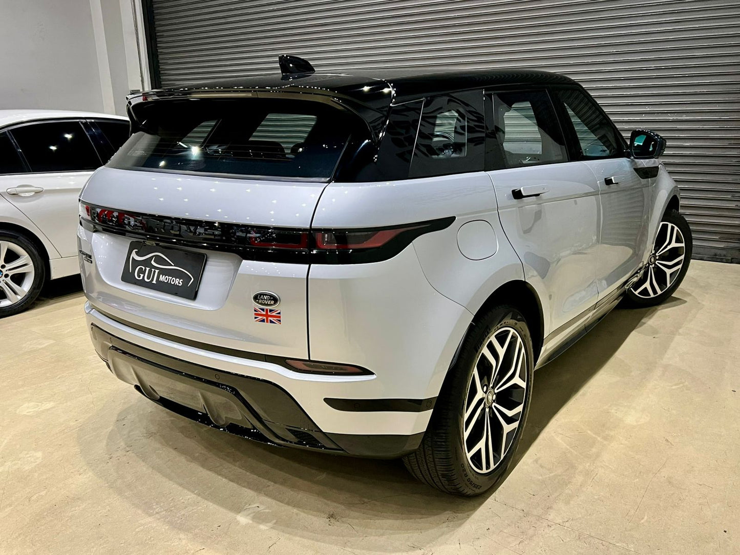 LAND ROVER RANGE ROVER EVOQUE 2.0 P300 GASOLINA MHEV R-DYNAMIC HSE AWD AUTOMÁTICO