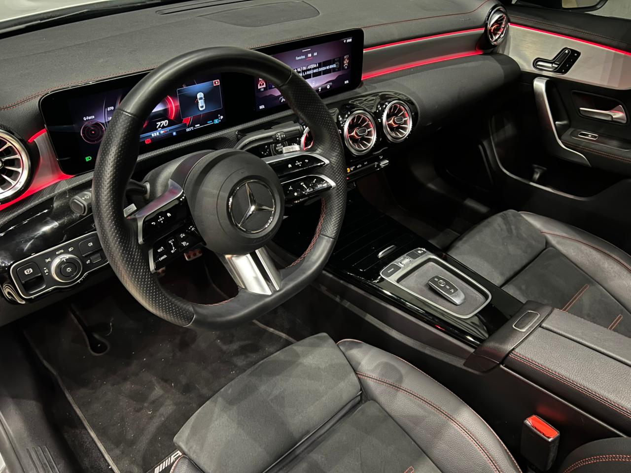 MERCEDES-BENZ CLA 200