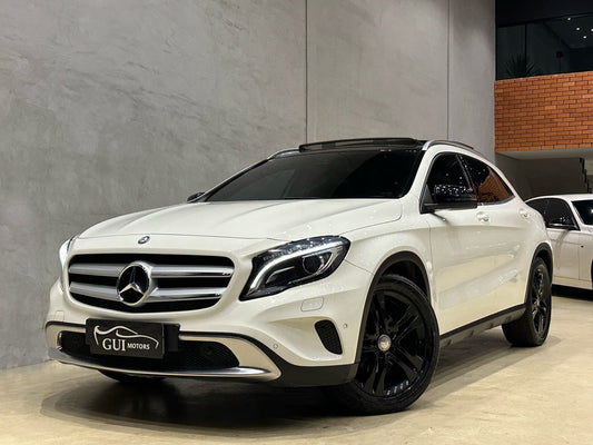 MERCEDES-BENZ GLA 200