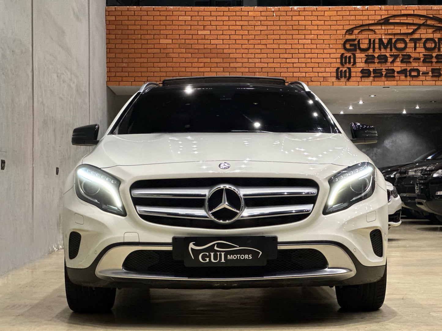 MERCEDES-BENZ GLA 200