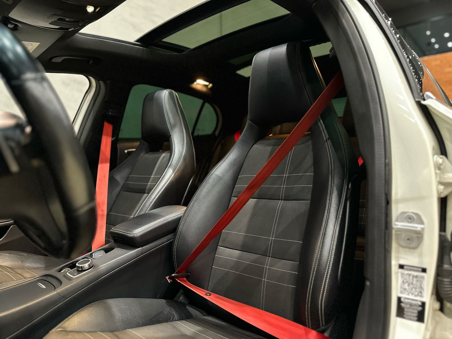 MERCEDES-BENZ GLA 200