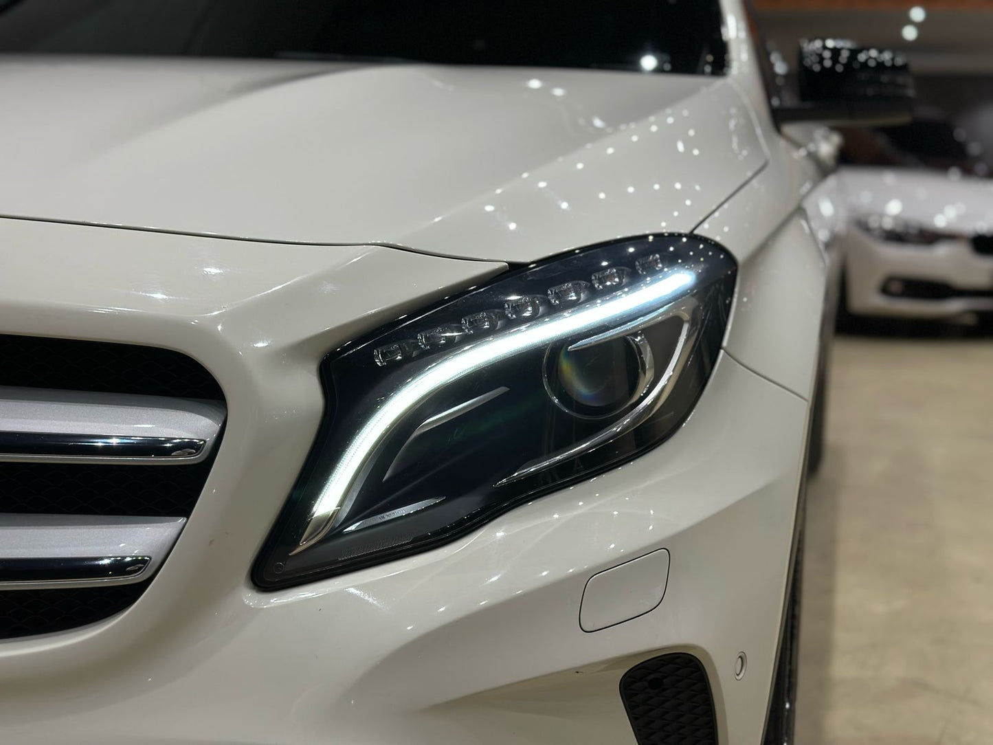 MERCEDES-BENZ GLA 200