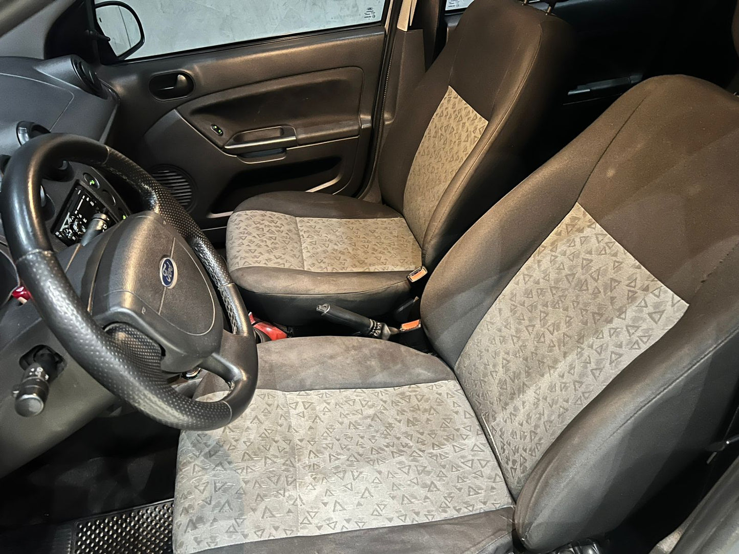 FORD FIESTA 1.6 MPI SEDAN 8V FLEX 4P MANUAL
