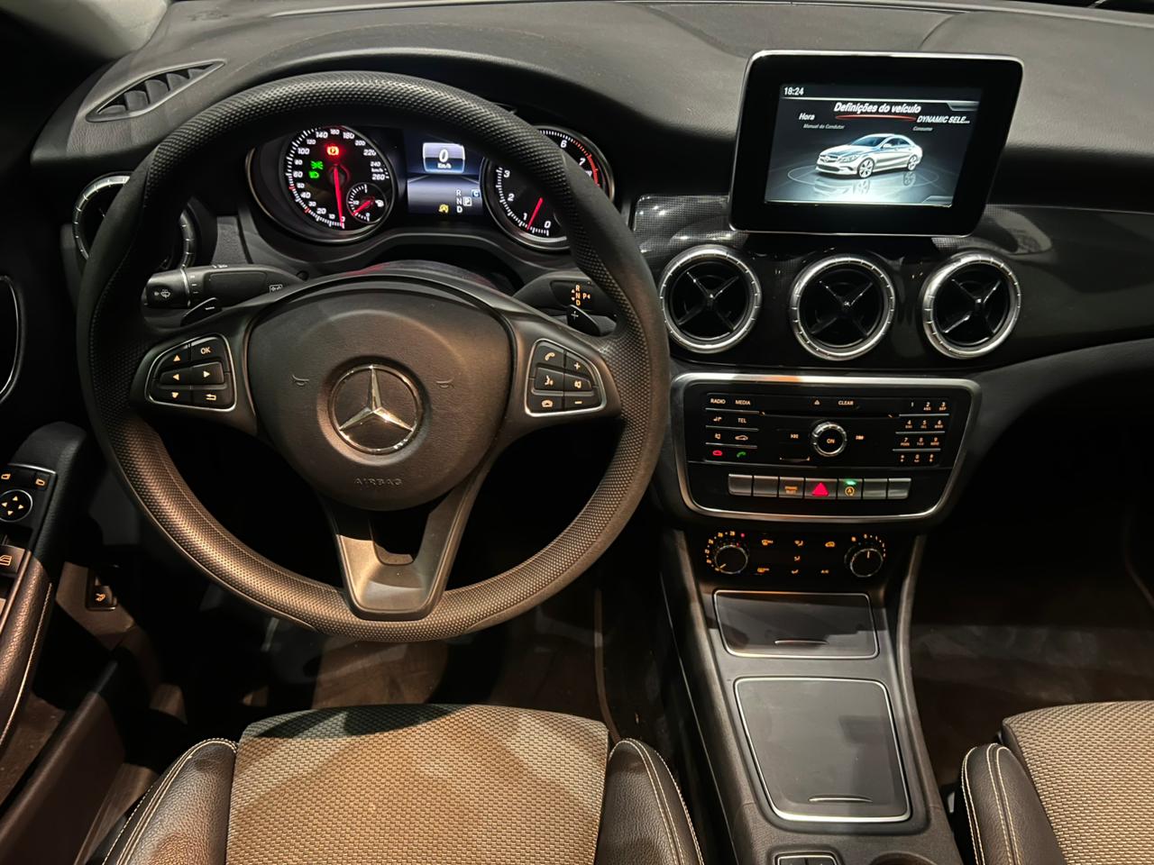 MERCEDES-BENZ CLA 180 1.6 CGI GASOLINA 7G-DCT