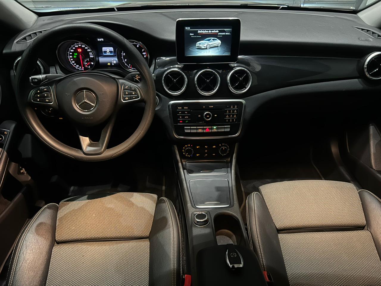 MERCEDES-BENZ CLA 180 1.6 CGI GASOLINA 7G-DCT