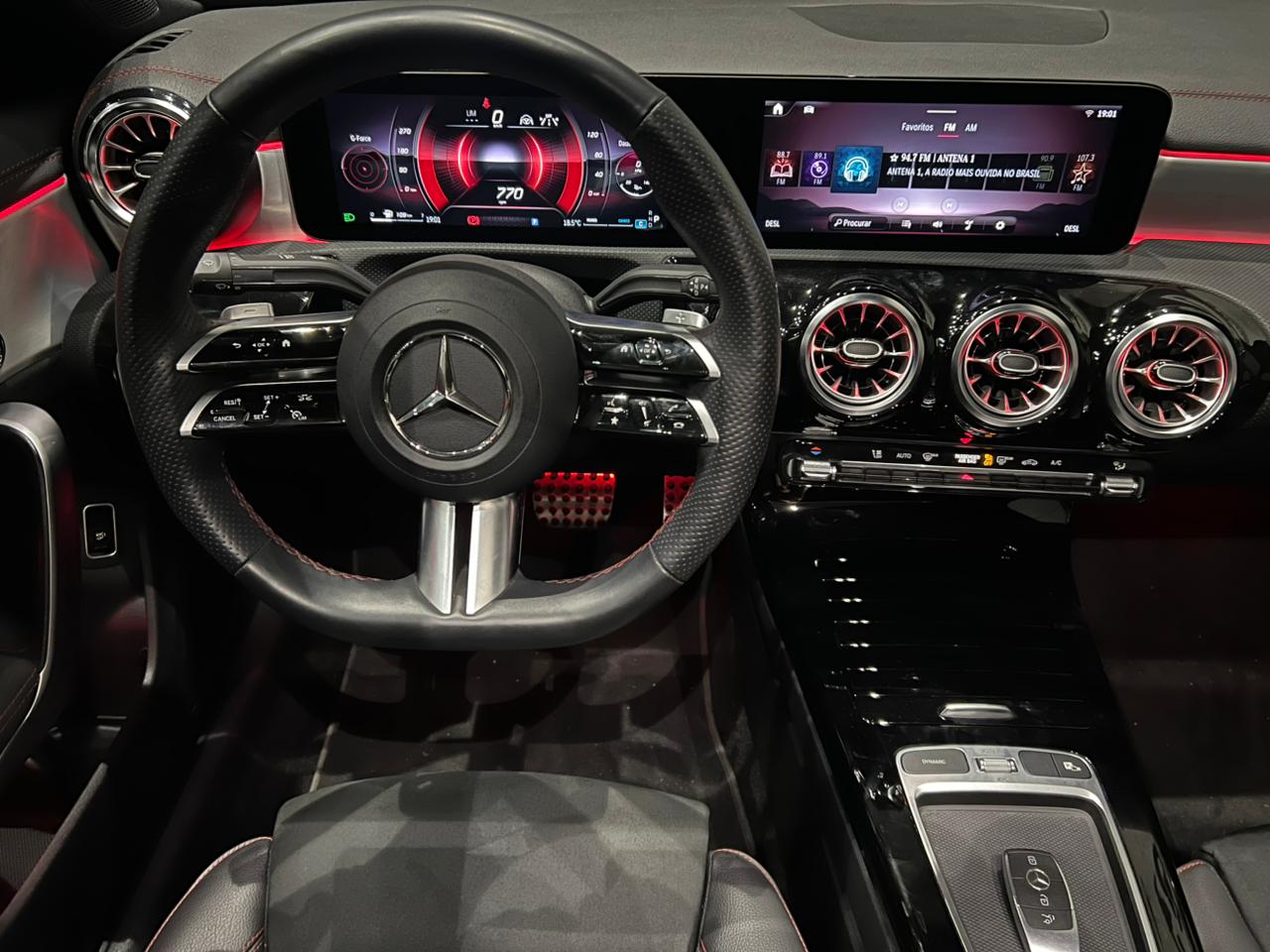 MERCEDES-BENZ CLA 200