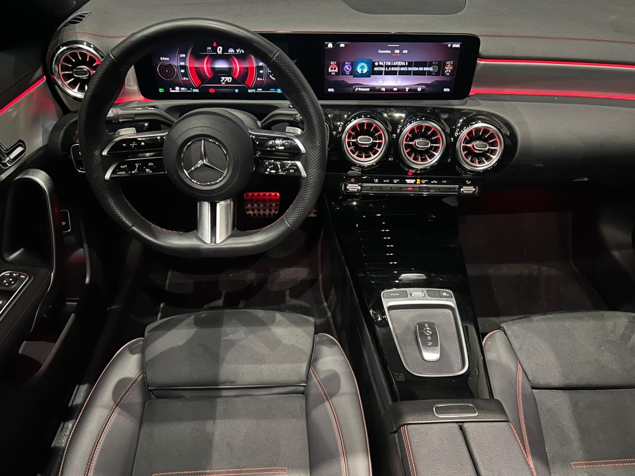 MERCEDES-BENZ CLA 200
